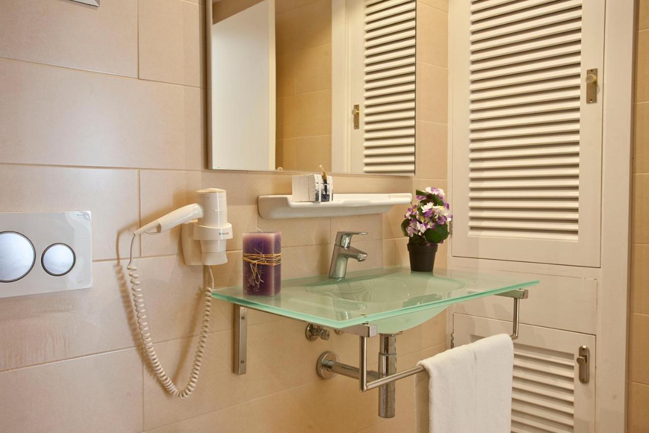 Apartamentos Ferrera Pins Cala Ferrera  Exteriér fotografie