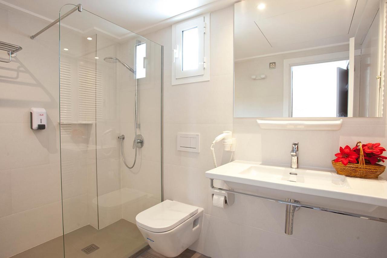 Apartamentos Ferrera Pins Cala Ferrera  Exteriér fotografie